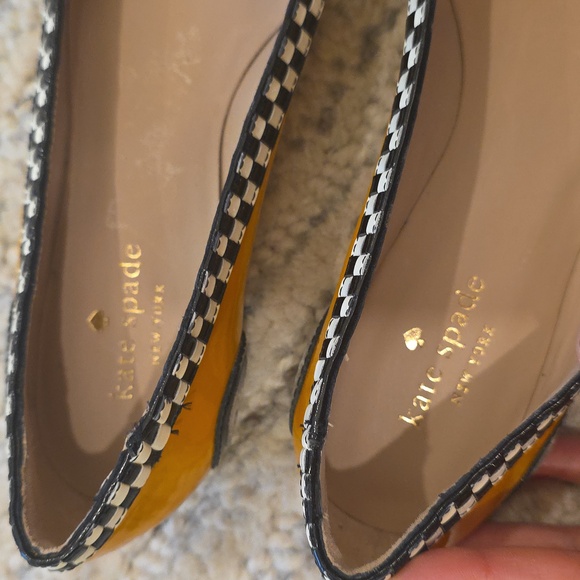 NEW Kate Spade New York Gogo Taxi Ballet Flats Size 7 Yellow White Black Patent - Picture 11 of 13